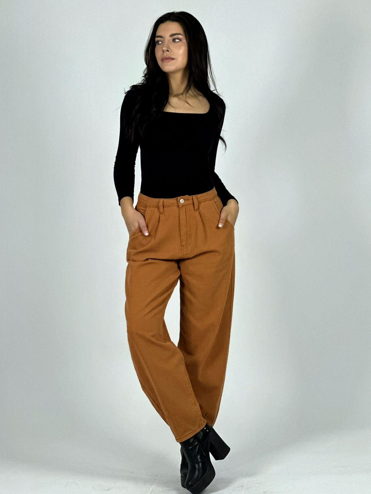 PANTALÓN ITALIANO ESTILO MOM CAMEL - 2