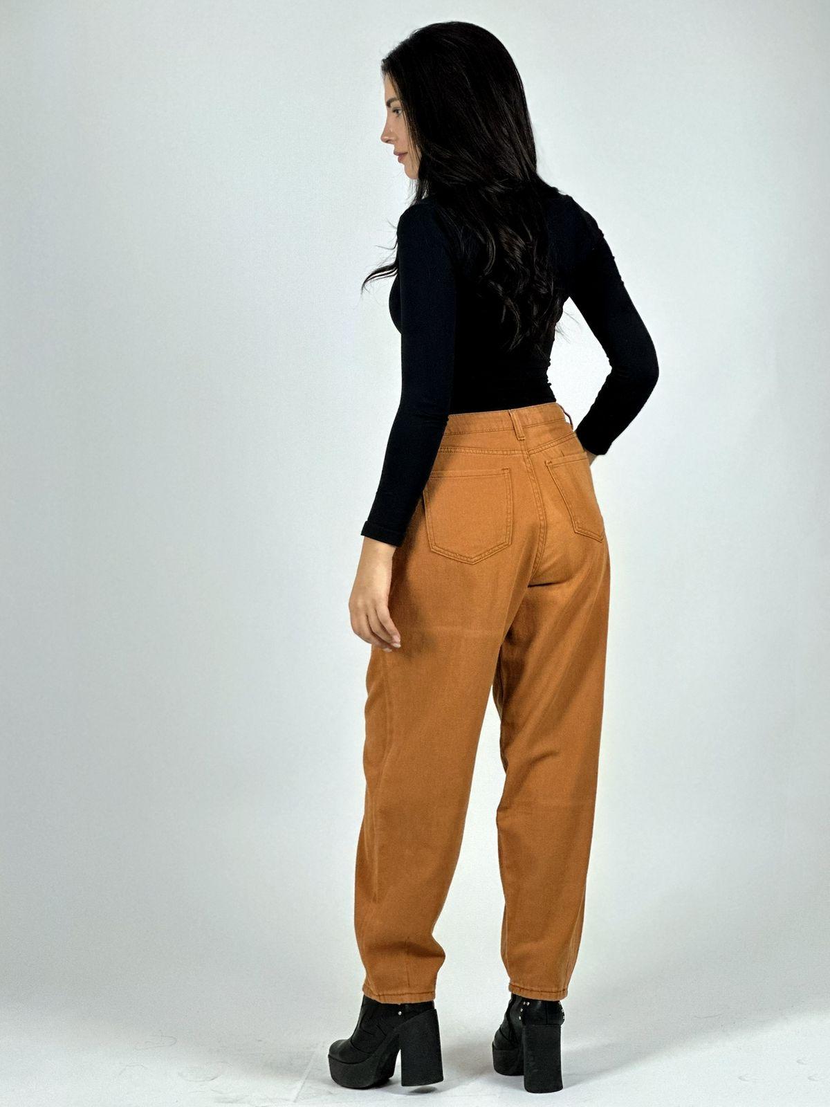 PANTALÓN ITALIANO ESTILO MOM CAMEL - 3