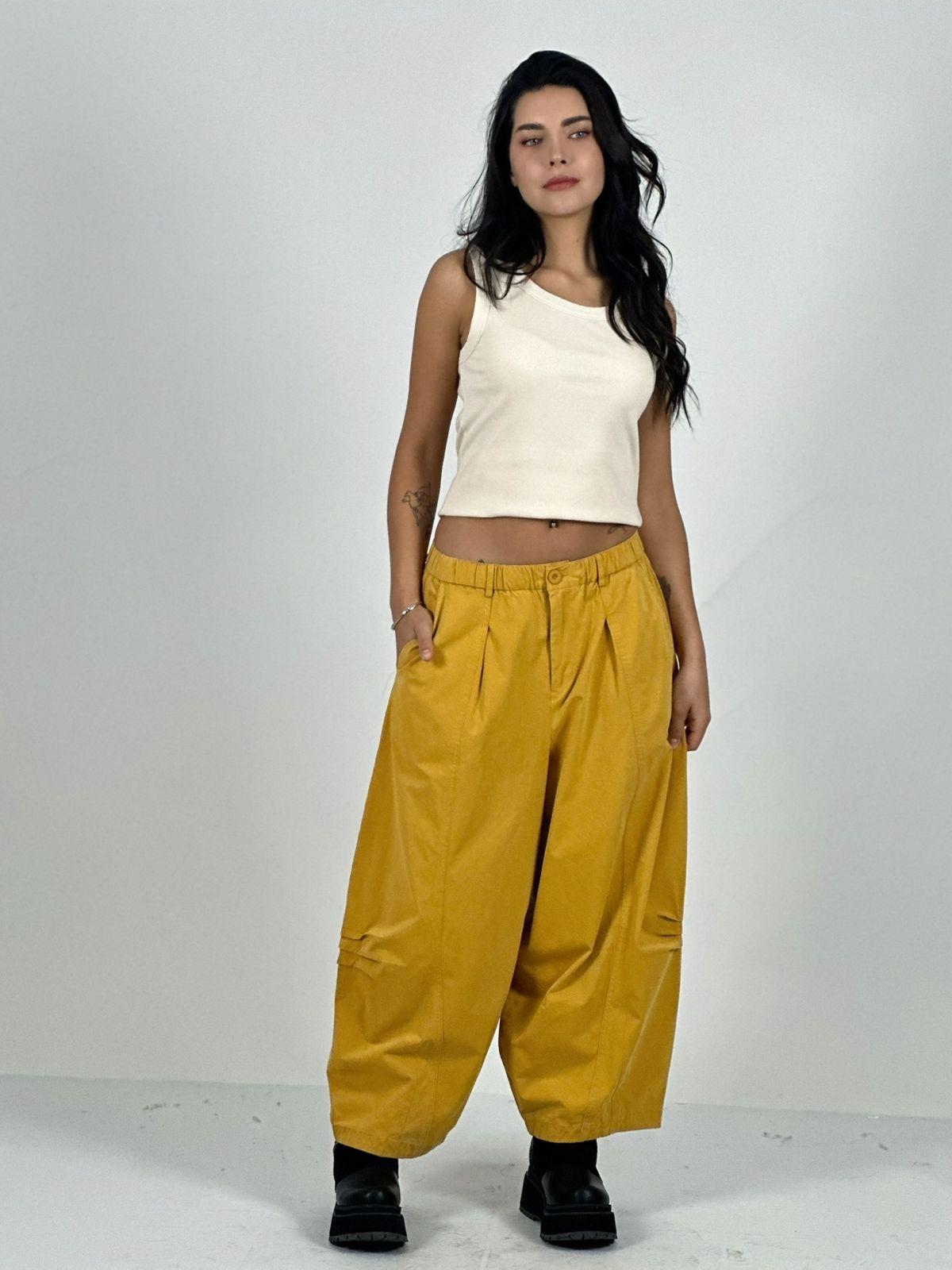 PANTALON GABARDINA CON BOLSILLOS CAFE - 3