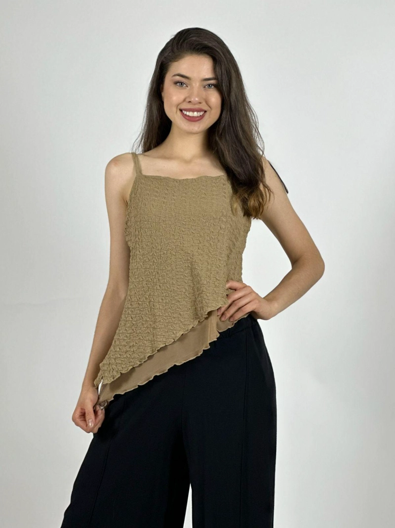 POLERA TOP CON RELIEVES CAMEL - 1