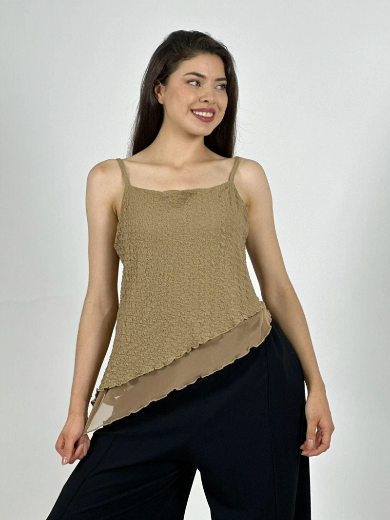 POLERA TOP CON RELIEVES CAMEL - 2