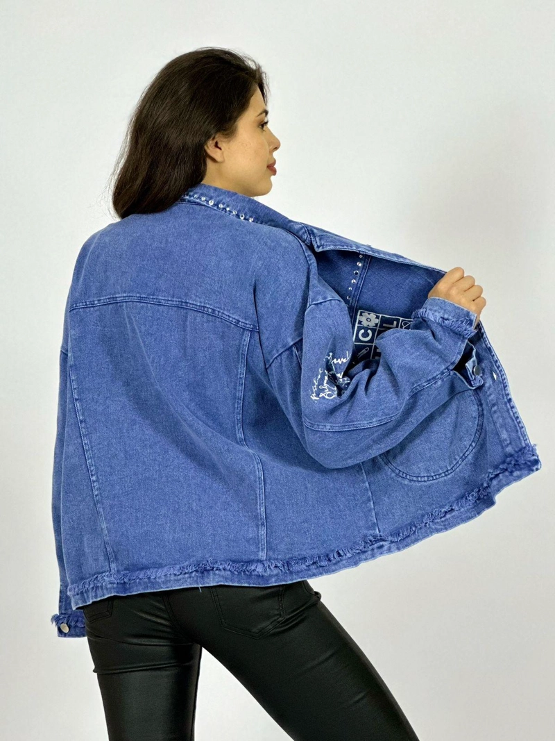 CHAQUETA MEZCLILLA TACHAS Y LETRAS NEGRO - 4