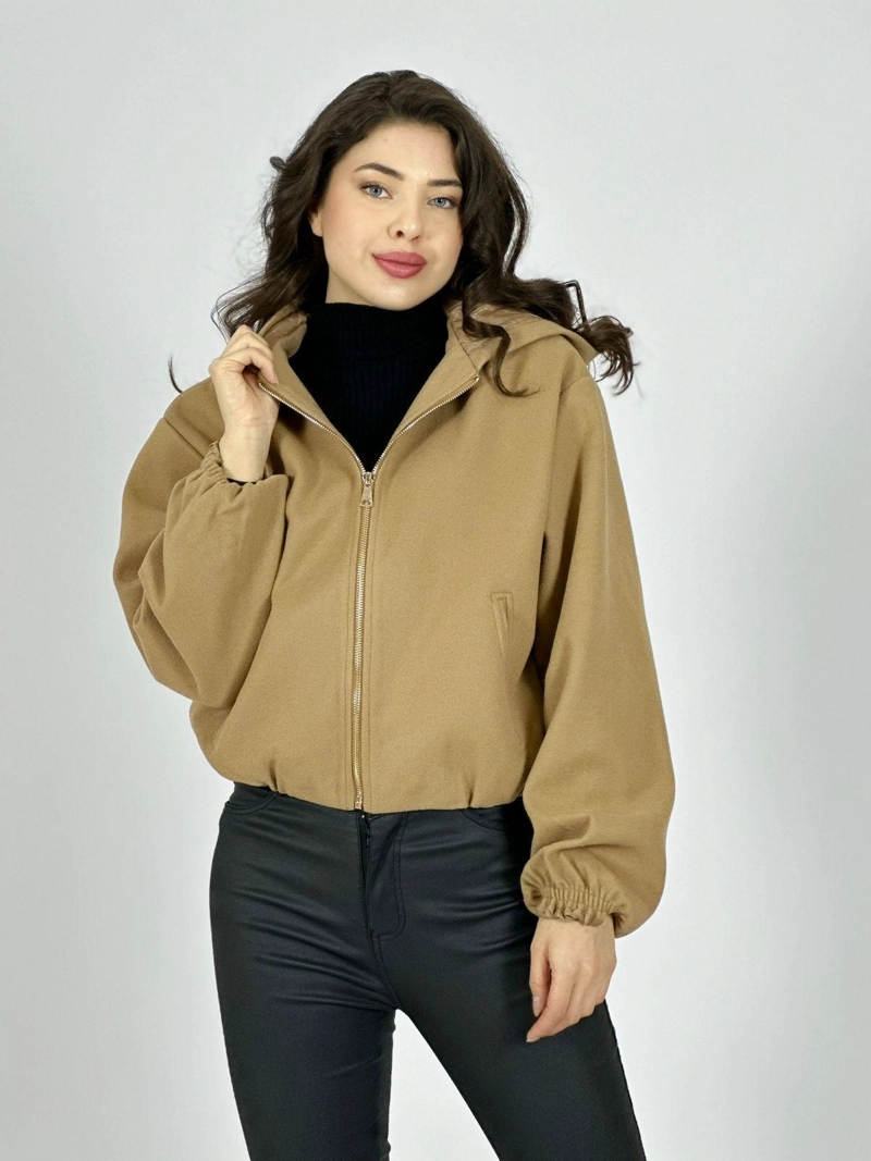 CHAQUETA BOMBER CORTA CON GORRO BURDEO - 1