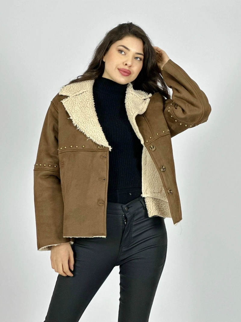 CHAQUETA AVIADORA ACHIPORRADA CON TACHAS CAFE - 2