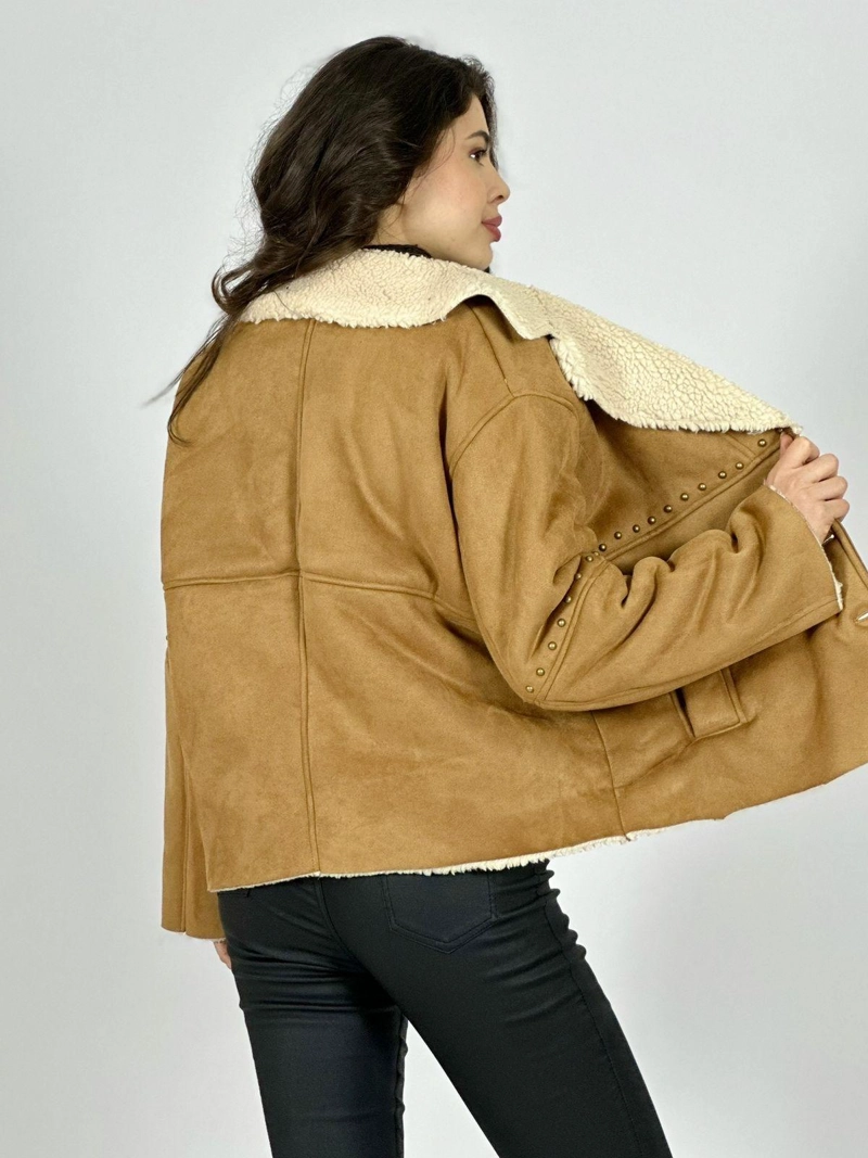 CHAQUETA AVIADORA ACHIPORRADA CON TACHAS CAFE - 2