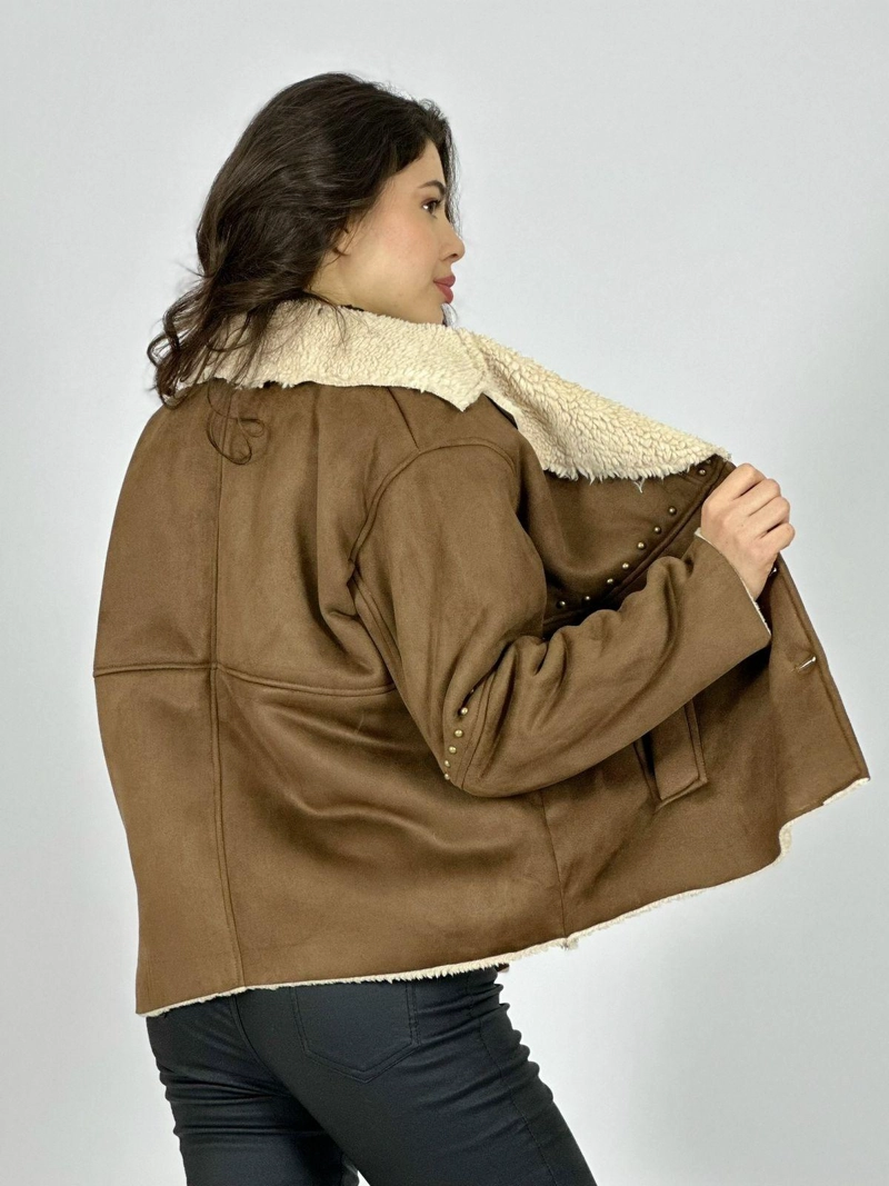 CHAQUETA AVIADORA ACHIPORRADA CON TACHAS CAFE - 4