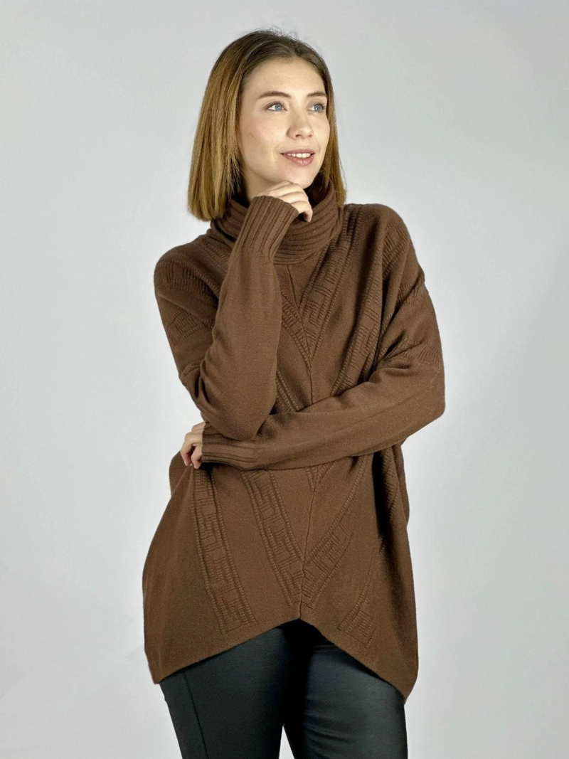 SWEATER CUELLO TORTUGA DISEÑO EN V BURDEO - 2