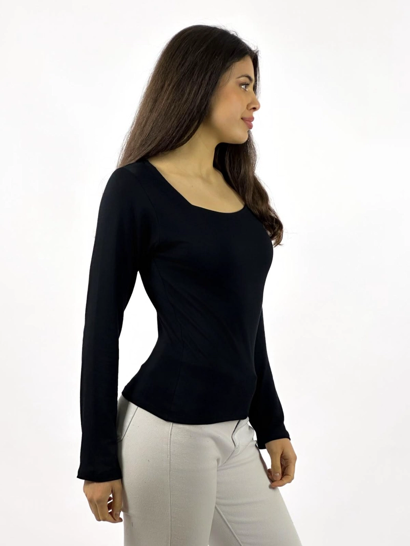 POLERA BASICA CUELLO CUADRADO ROJO - 3