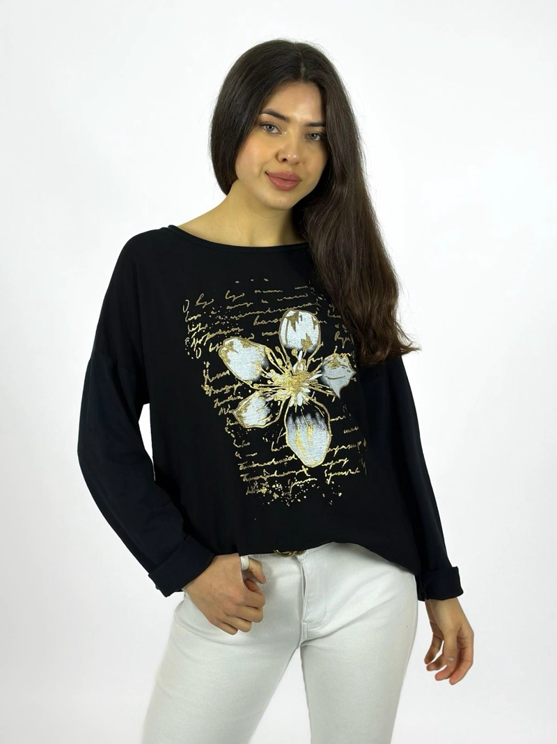 POLERA FLOR Y LETRAS BRILLANTES NEGRO - 1