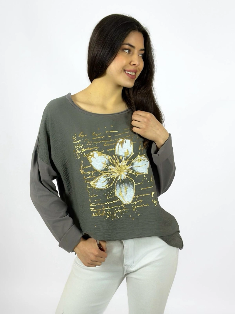 POLERA FLOR Y LETRAS BRILLANTES NEGRO - 2