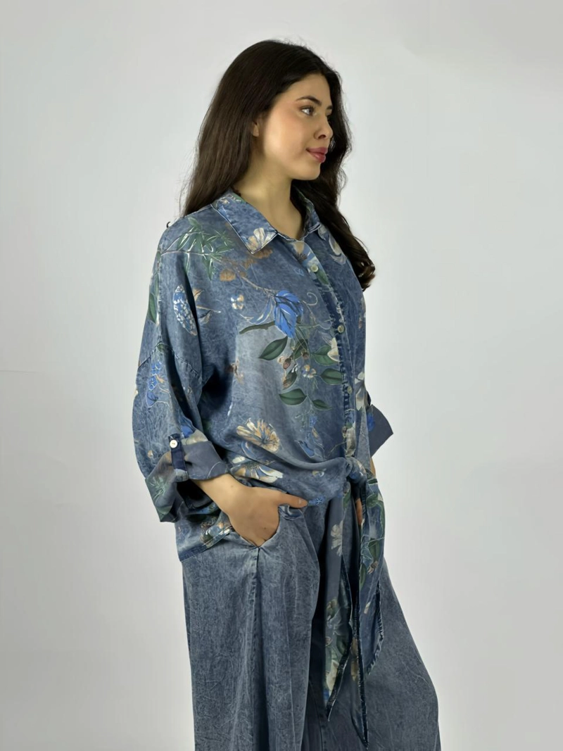BLUSA DE MEZCLILLA FLOREADA AMARRADA CELESTE - 2