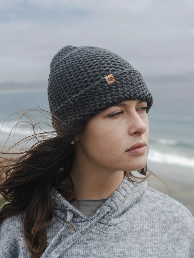 GORRO COAST GRIS MUJER RIP CURL - 1