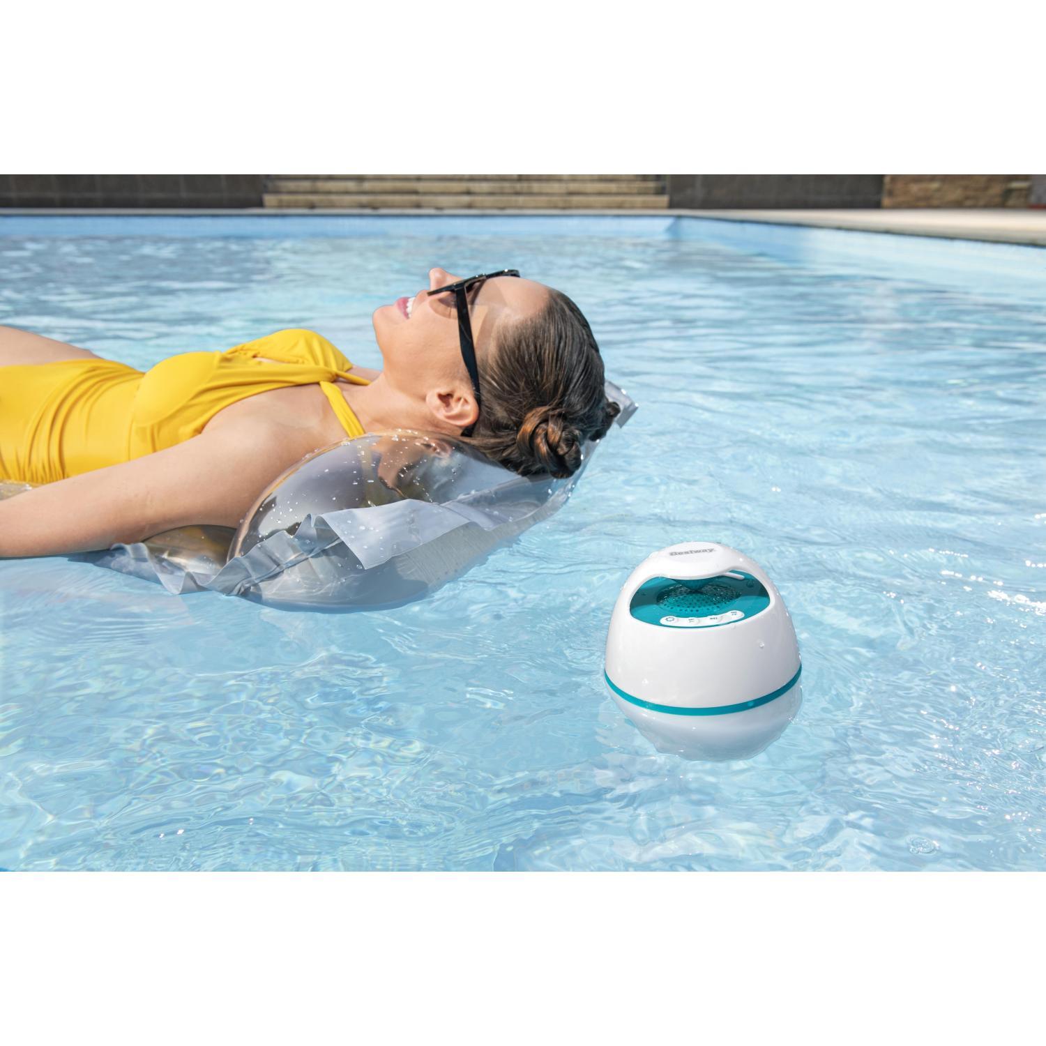 PARLANTE ALTAVOZ FLOTANTE BLUETOOTH CON LUCES PARA PISCINAS - 5