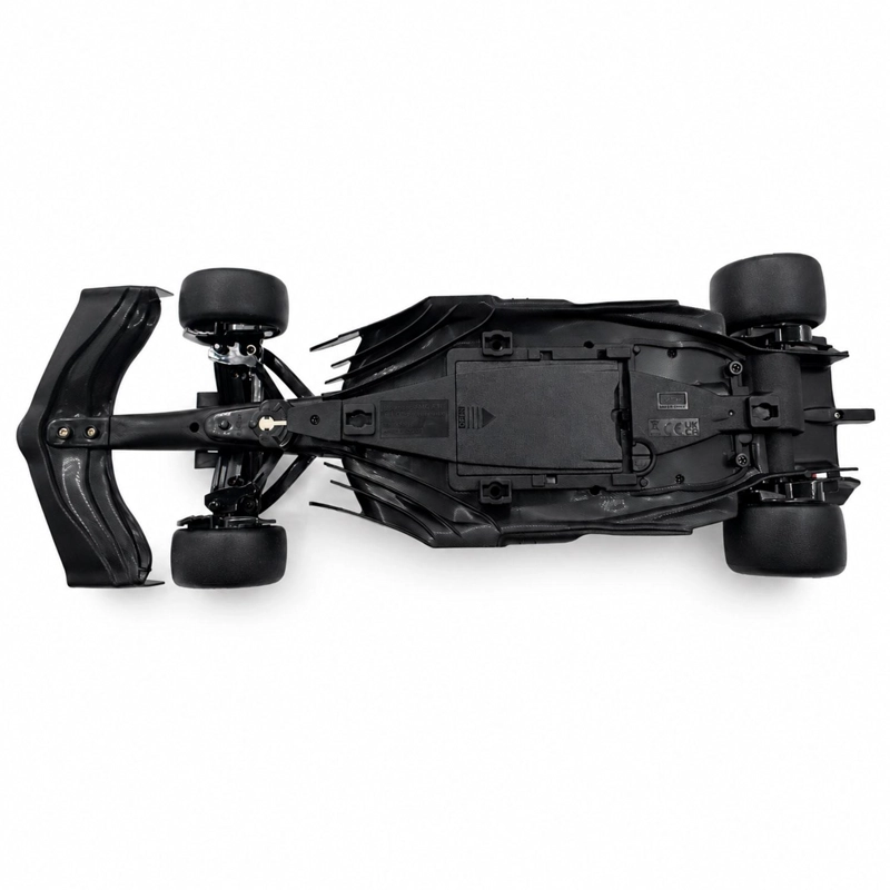 AUTO A CONTROL REMOTO MERCEDES W15 E FORMULA 1 ESCALA 1:12 - 5
