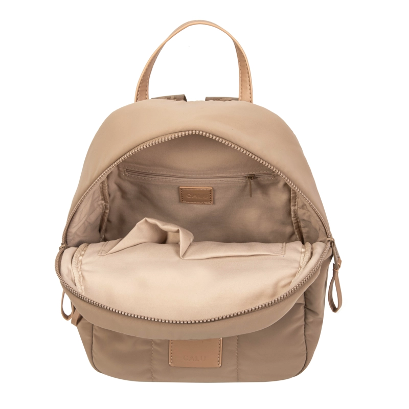 MOCHILA CLEMENTINE LOOK CLASICO TAUPE CALU - 3