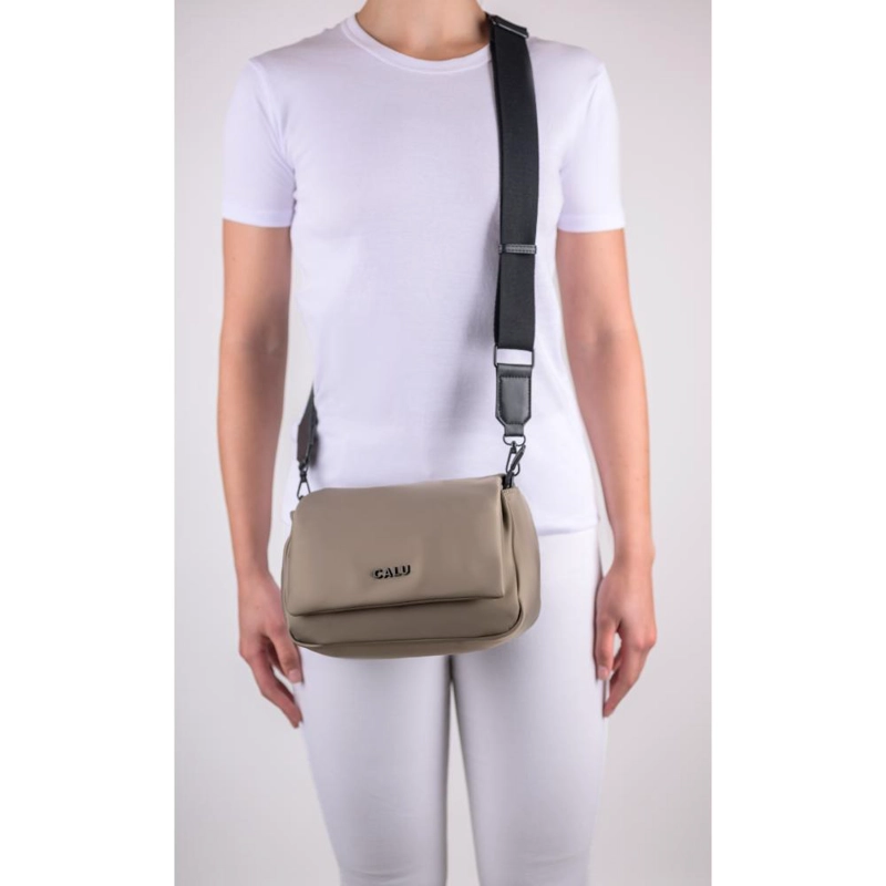 CARTERA BANDOLERA PEQUEÑA KATE TAUPE CALU - 7