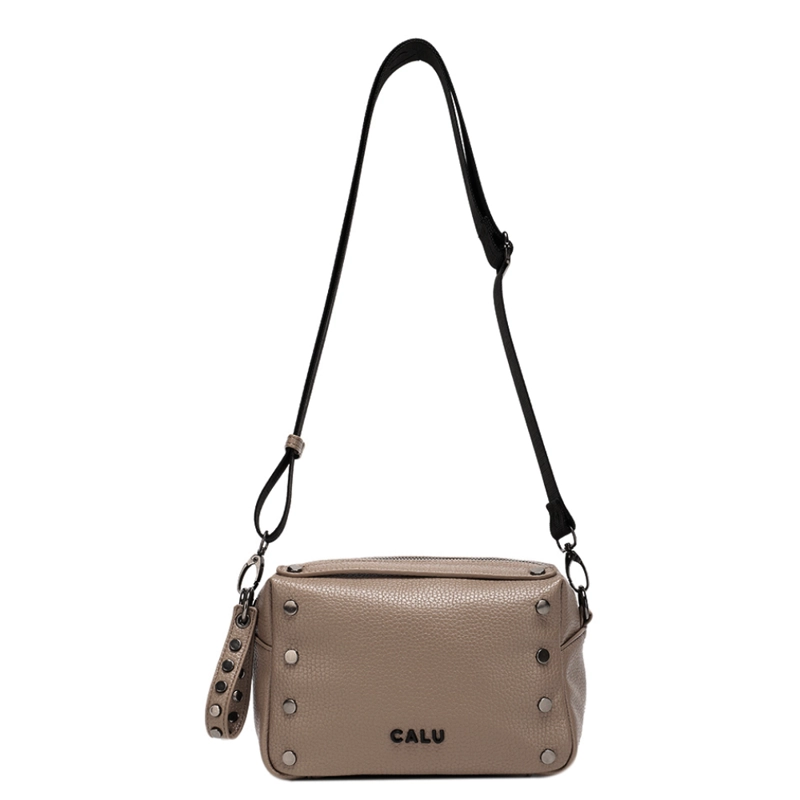 CARTERA BANDOLERA MILLIE PU CAFE CALU - 4