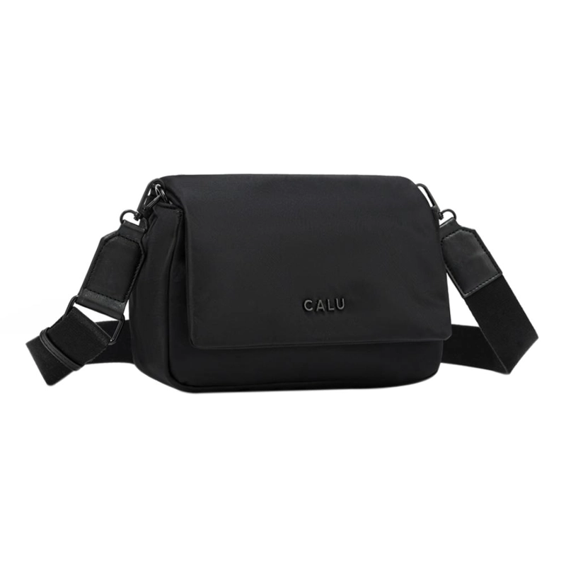CARTERA BANDOLERA PEQUEÑA KATE NEGRO CALU - 1