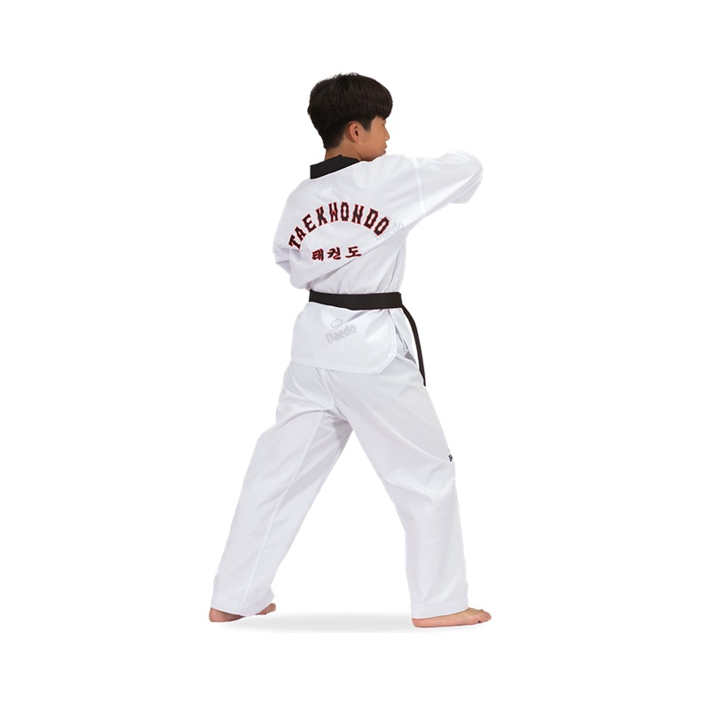 DOBOK DAEDO ESTANDAR CUELLO NEGRO CON BORDADO ESPALDA WT - 2