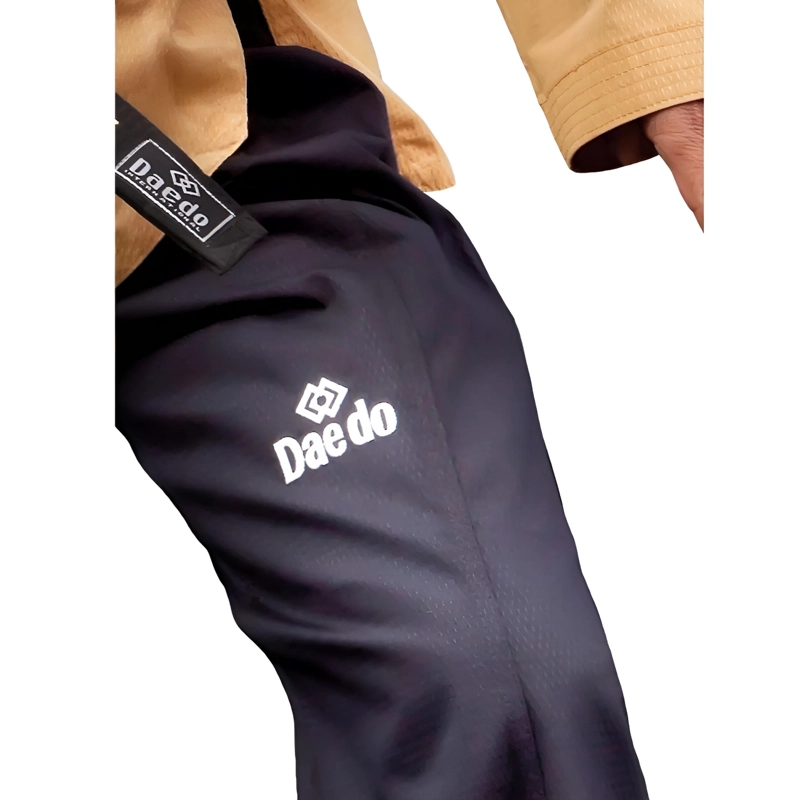 DOBOK DAEDO POOMSAE GRAND MASTER DORADO WT - 3