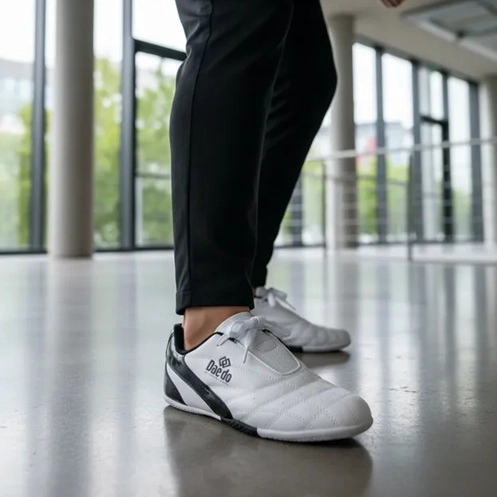 ZAPATILLA TAEKWONDO DAEDO KICK BLANCO/NEGRO C/CORDONES - 1
