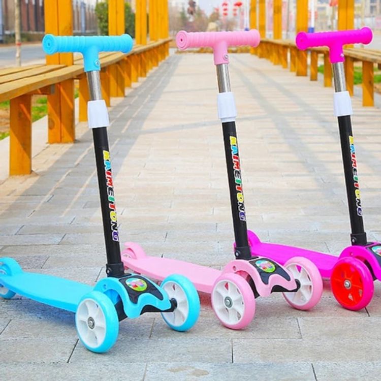 SCOOTER LED MONOPATIN TRISCOOTER PARA NIÑO - 4
