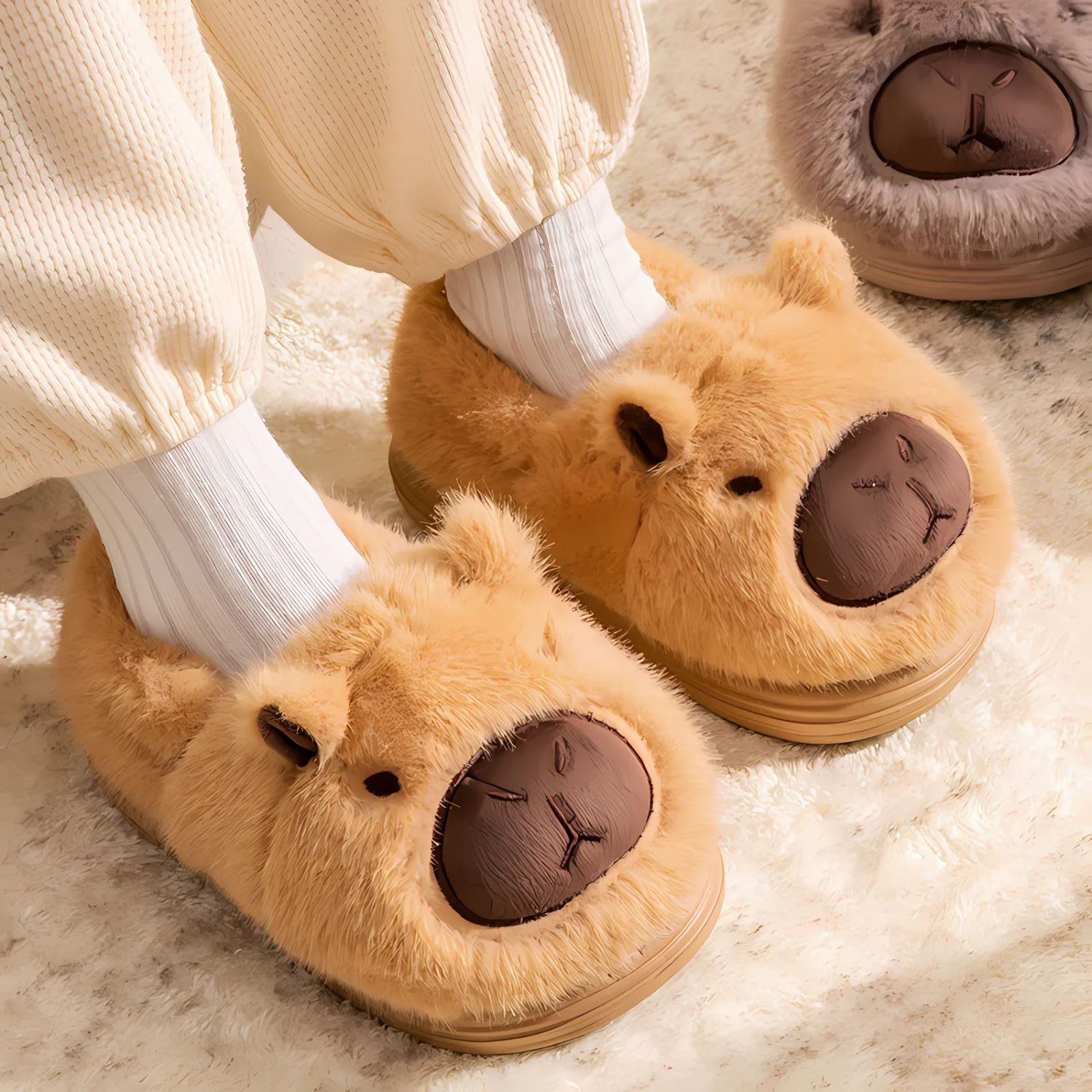 PANTUFLAS DE FELPA SUAVE CAPIBARA KAWAII ANTIDESLIZANTES - 4