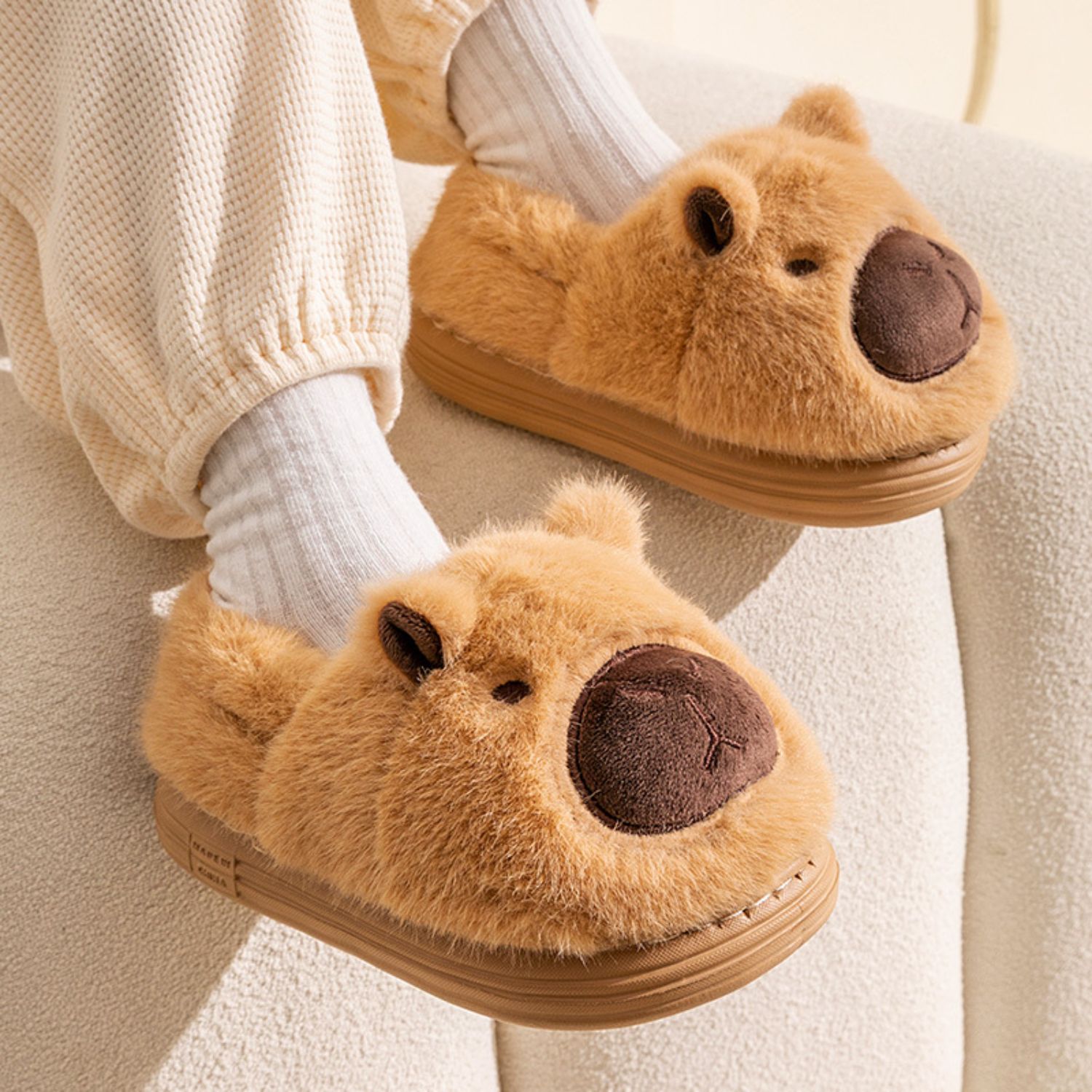 PANTUFLAS DE FELPA SUAVE CAPIBARA KAWAII ANTIDESLIZANTES - 5