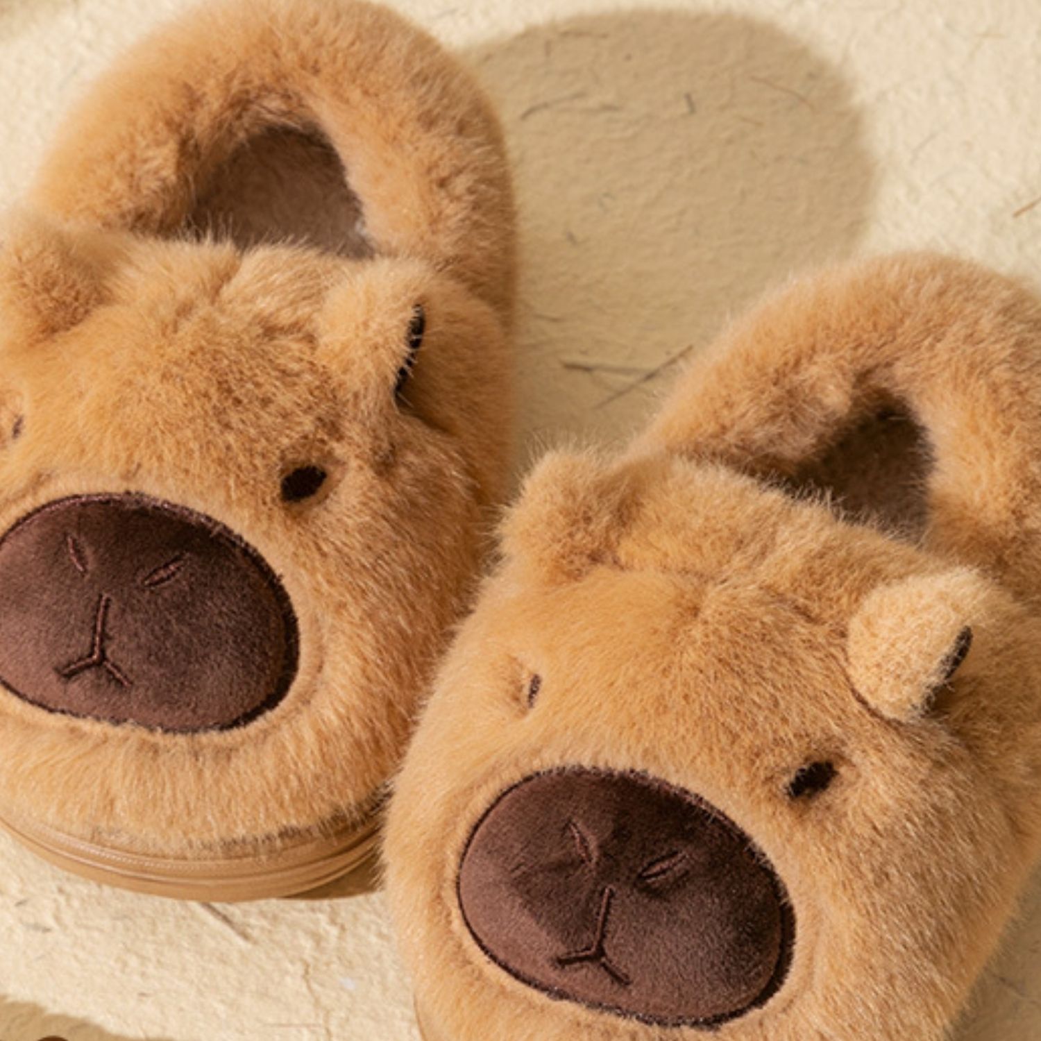 PANTUFLAS DE FELPA SUAVE CAPIBARA KAWAII ANTIDESLIZANTES - 6