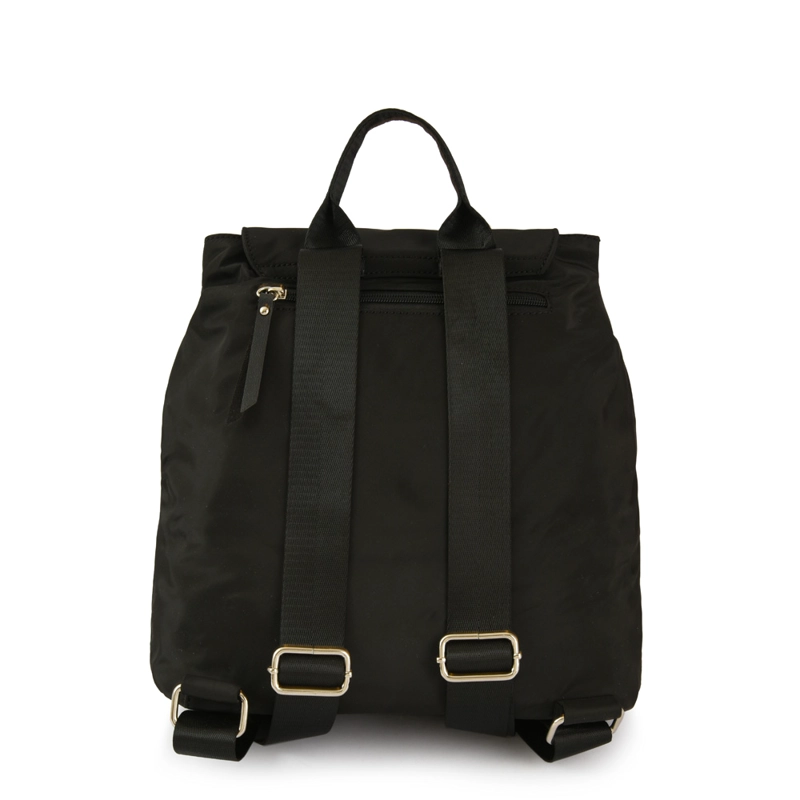 MOCHILA CON TAPA AMARA MEDIANA NEGRO - 3