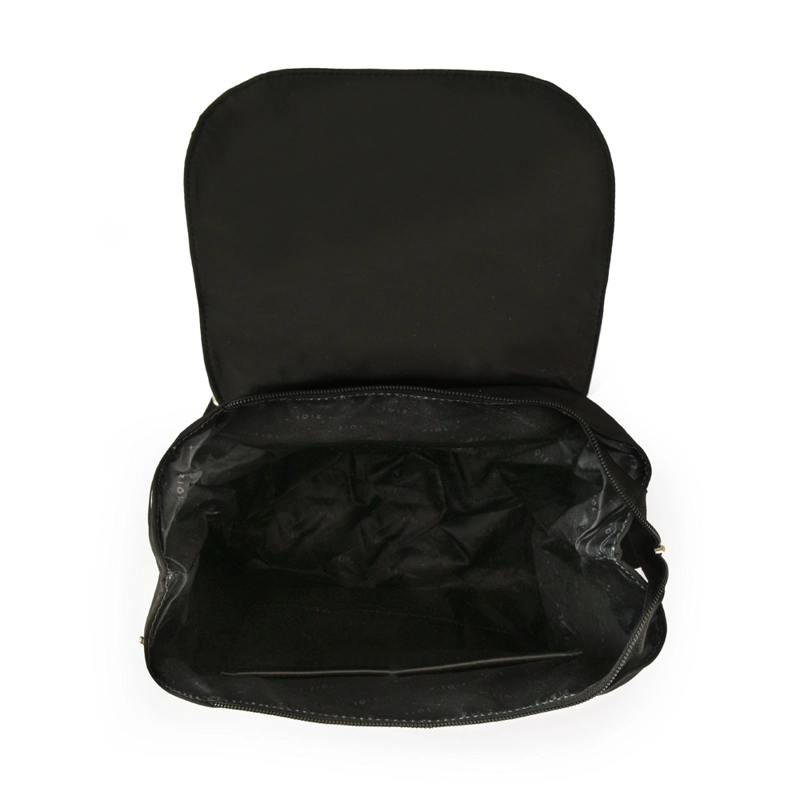 MOCHILA CON TAPA AMARA MEDIANA NEGRO - 4