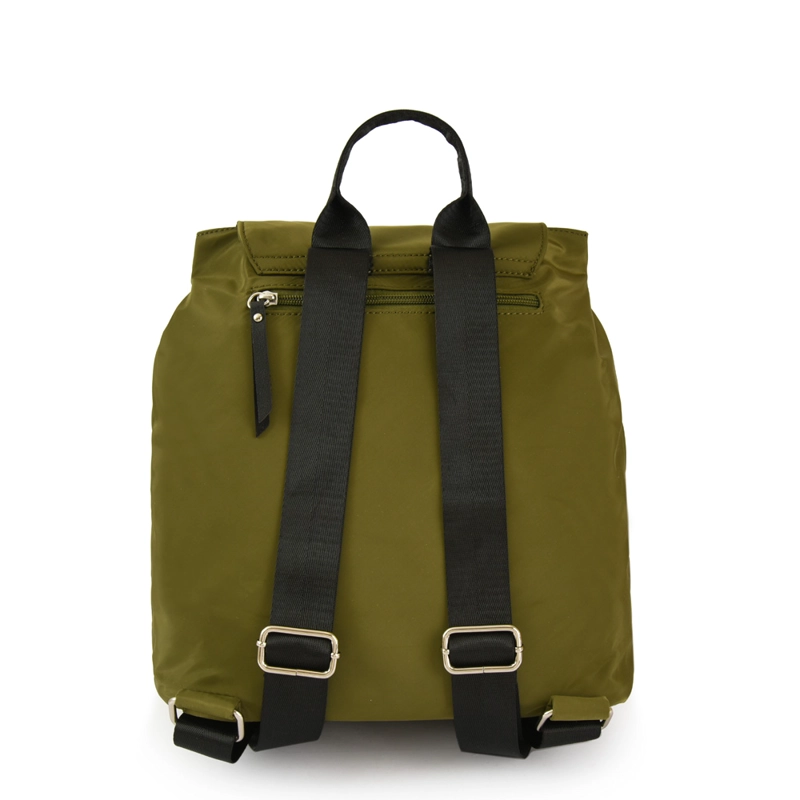 MOCHILA CON TAPA AMARA MEDIANA VERDE OLIVA - 3
