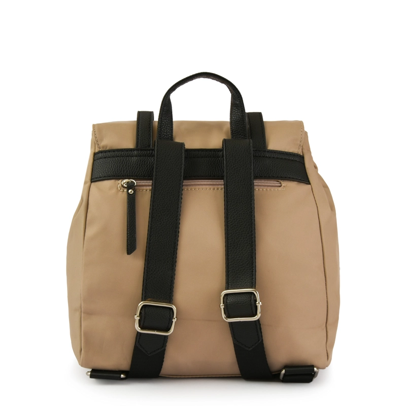 MOCHILA CON TAPA ERZURUM MEDIANA TAUPE - 3