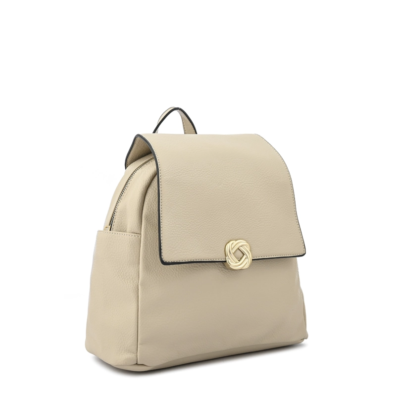 MOCHILA CON TAPA AGATA MEDIANA BEIGE - 2