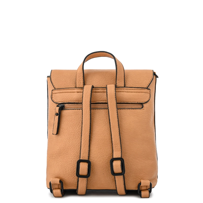 MOCHILA CON TAPA RAINA PEQUEÑA CAMEL - 3