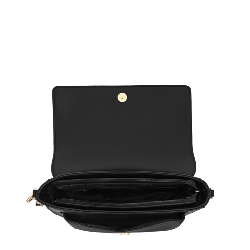 CARTERA BANDOLERA CON TAPA INDARA PEQUEÑA NEGRO - 4