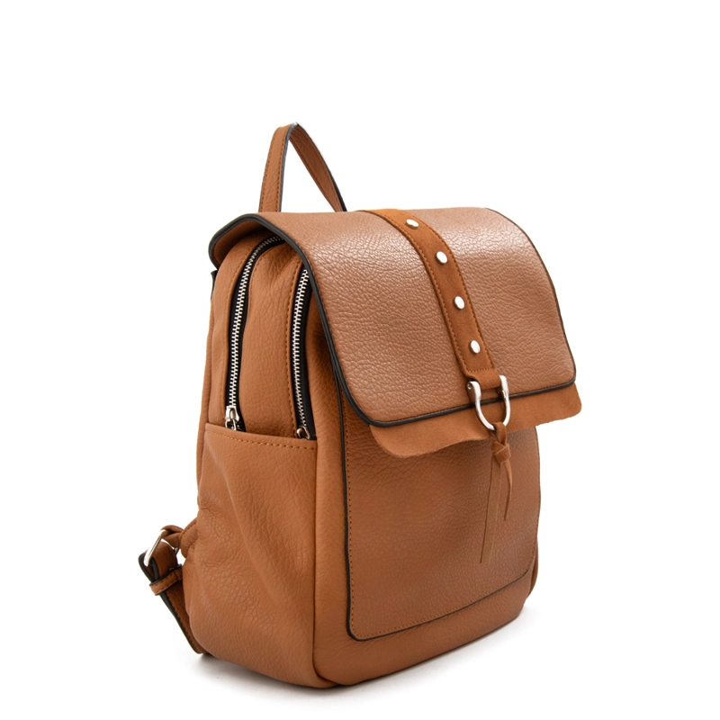 MOCHILA CON TAPA ALTHEA MEDIANA CAMEL - 2