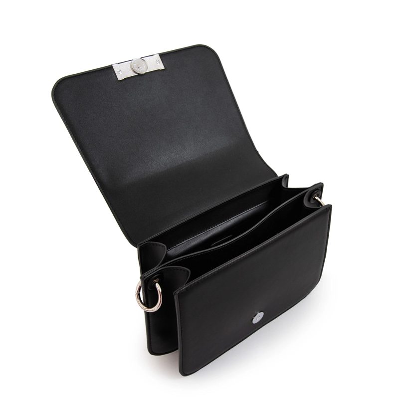 CARTERA BANDOLERA CON TAPA KARINA MEDIANA NEGRO - 4