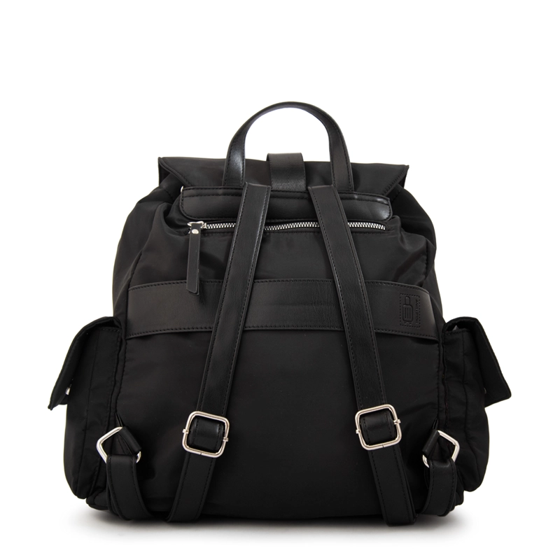 MOCHILA CON TAPA MELANIA MEDIANA NEGRO - 4