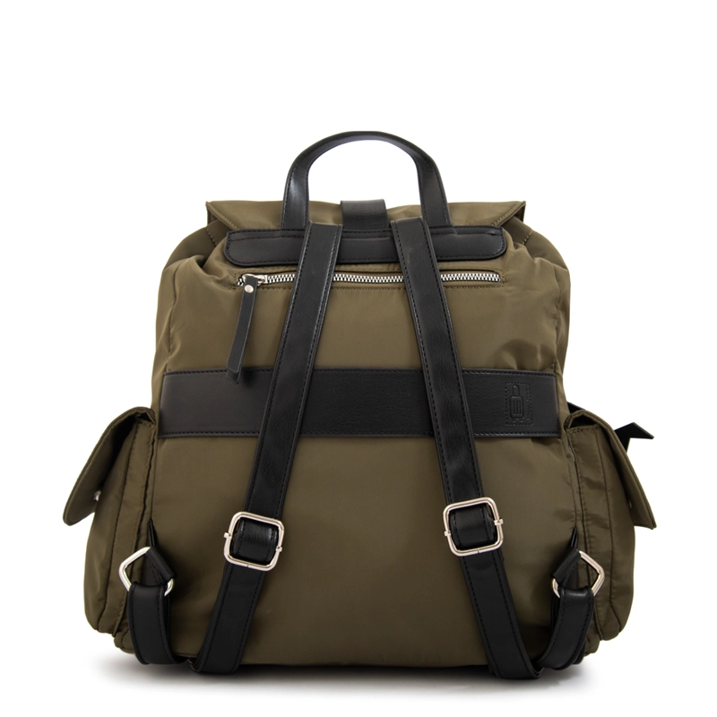 MOCHILA CON TAPA MELANIA MEDIANA VERDE OLIVA - 4