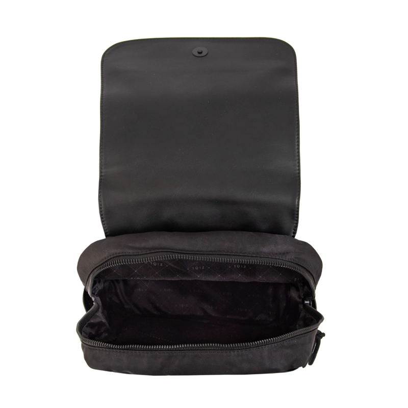 MOCHILA CON TAPA SELINA MEDIANA NEGRO - 4