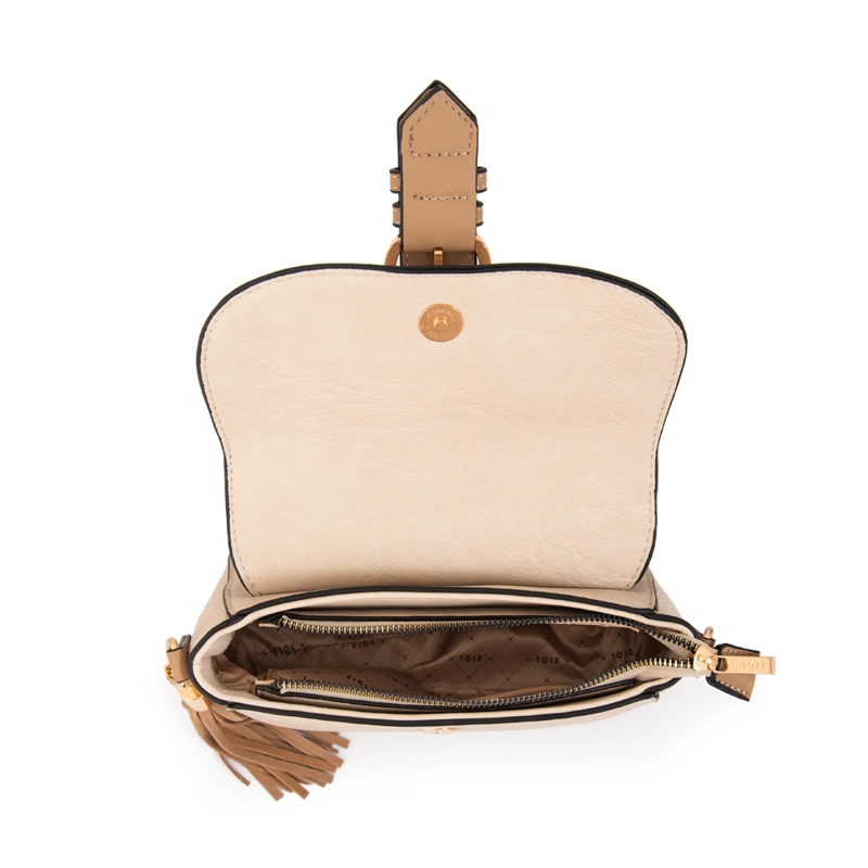 CARTERA BANDOLERA CON TAPA FABIOLA BLANCO CRUDO - 4