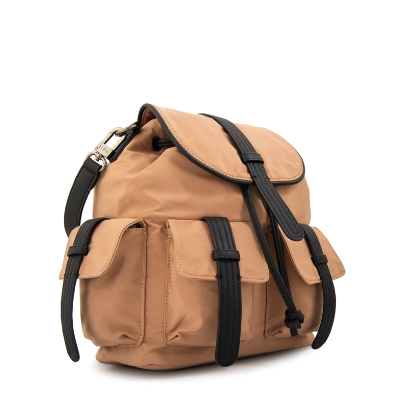 MOCHILA CON TAPA XIMENA MEDIANA BEIGE - 2