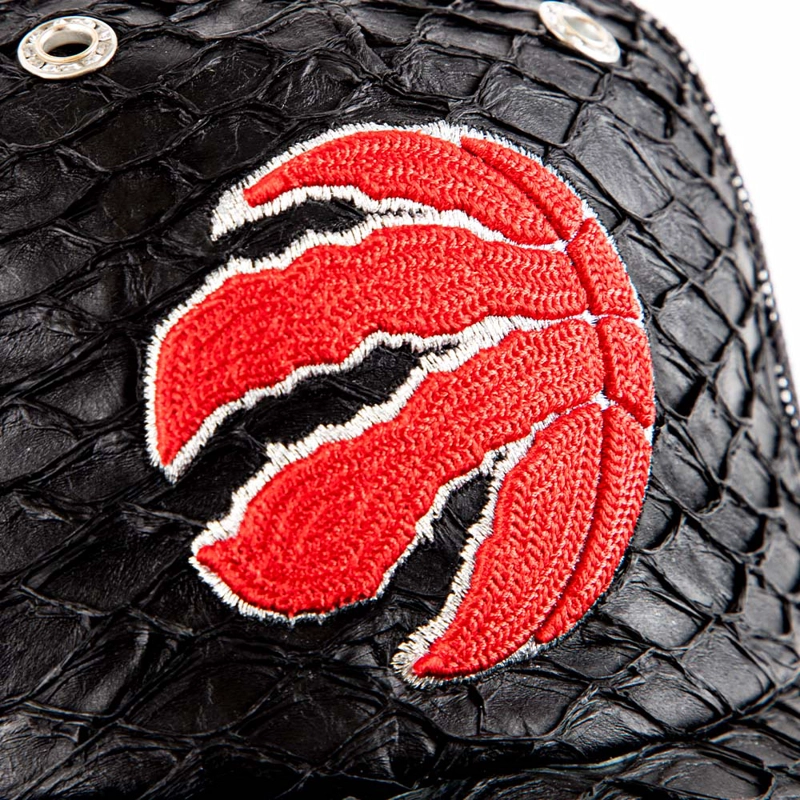 GORRO MITCHELL AND NESS TORONTO RAPTORS SNAPBACK PLATINUM LUX TRUCKER NEGRO - 4