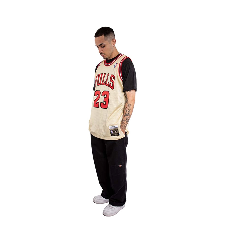POLERA NBA GOLD JERSEY BULLS 95 MJ MITCHELL AND NESS - 6