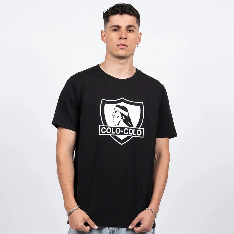 POLERA HOMBRE COLO COLO URBANO NEGRO ESCUDO BLANCO - 1