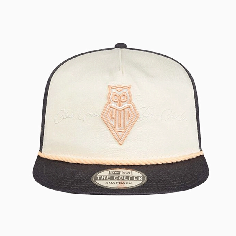 JOCKEY GORRA NEW ERA 59FIFTY UNIVERSIDAD DE CHILE FUTBOL BEIGE ROSA - 1