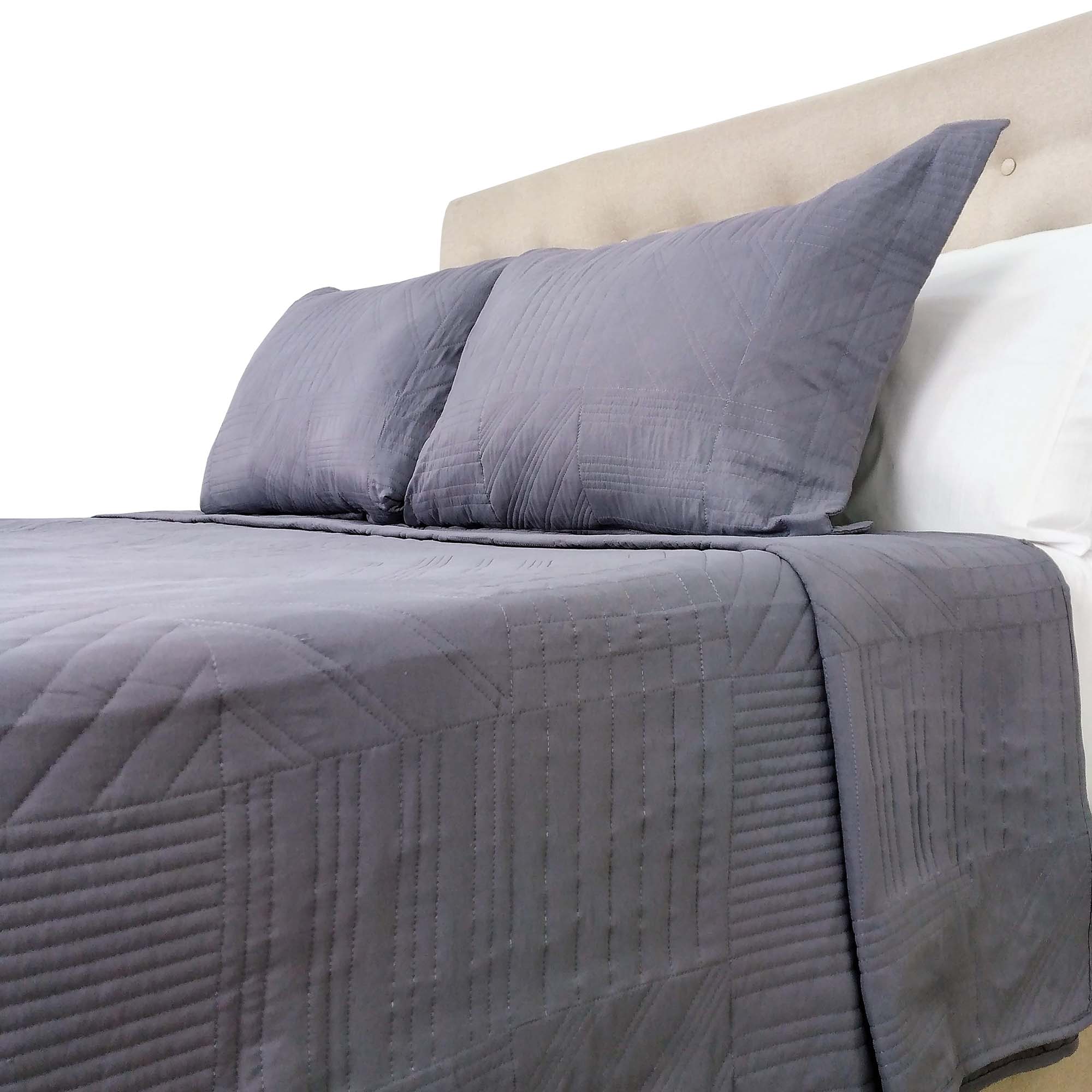 CUBRECAMA CHANTILLY MICROFIBRA GRIS BORDADO PREWASH CUADROS KING ACERO - 2