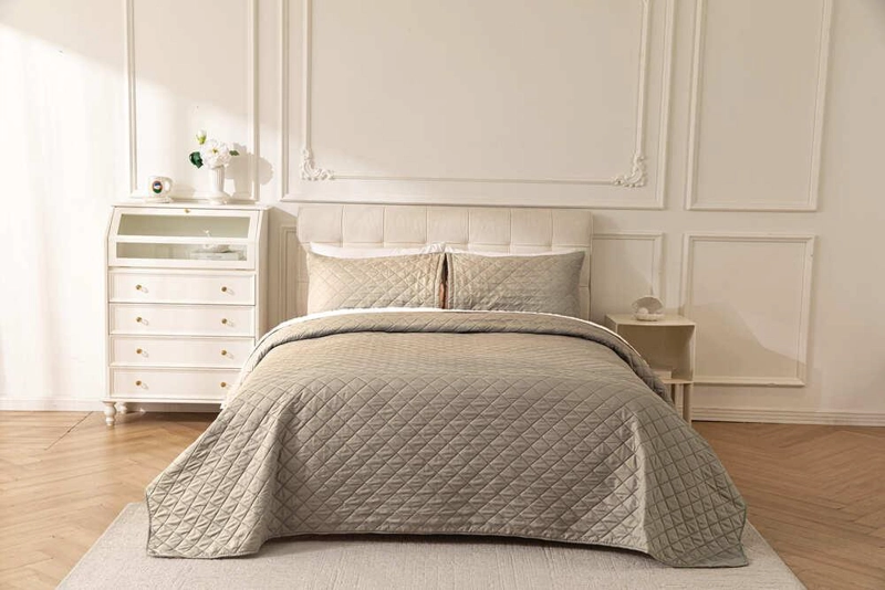 CUBRECAMA QUILT SHERPA EXTRA CALIDO CHANTILLY KING ARENA - 2