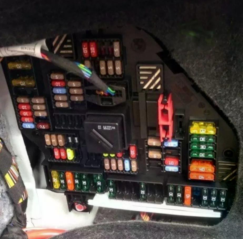CAJA CON 240 FUSIBLES 5 A 30 AMPERES USO AUTOMOTRIZ AUTOS - 4